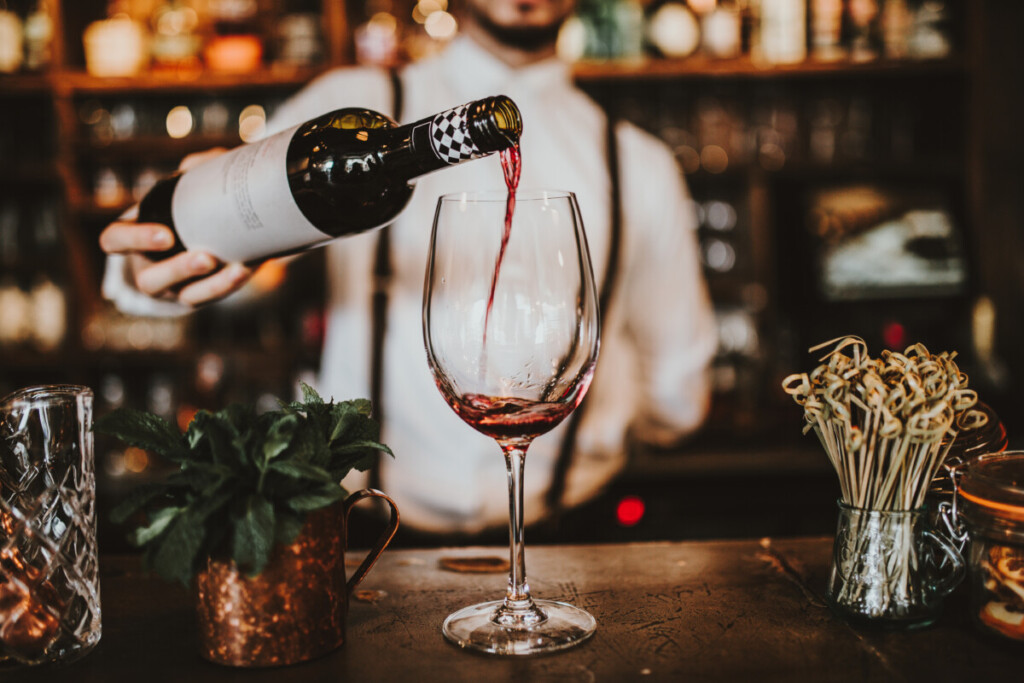 Wine pour, Hospitality
